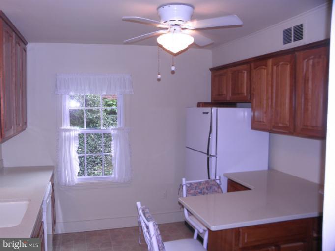 2902 Ivydale Street Silver Spring, MD 20902 - Photo 5 of 24 Kitchen