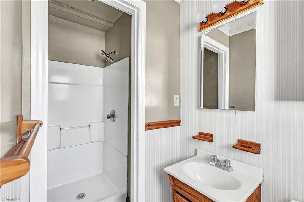 121 South Edgewood Road Eden, NC 27288 - Photo 19 of 26 Gallery Image 19
