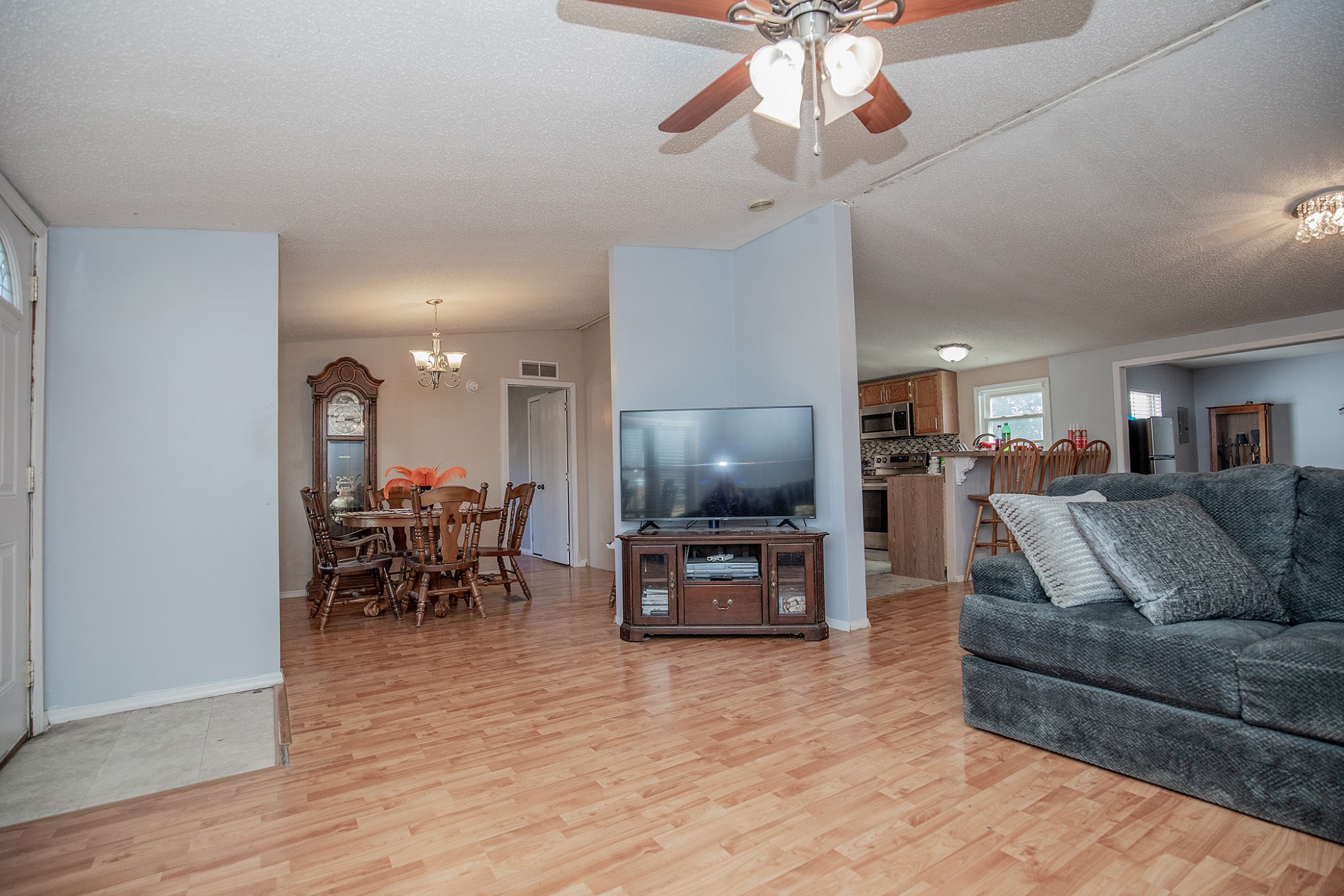 2113 Sugar Camp Road Springfield, TN 37172 - Photo 7 of 47 a living room with furniture and a flat screen tv