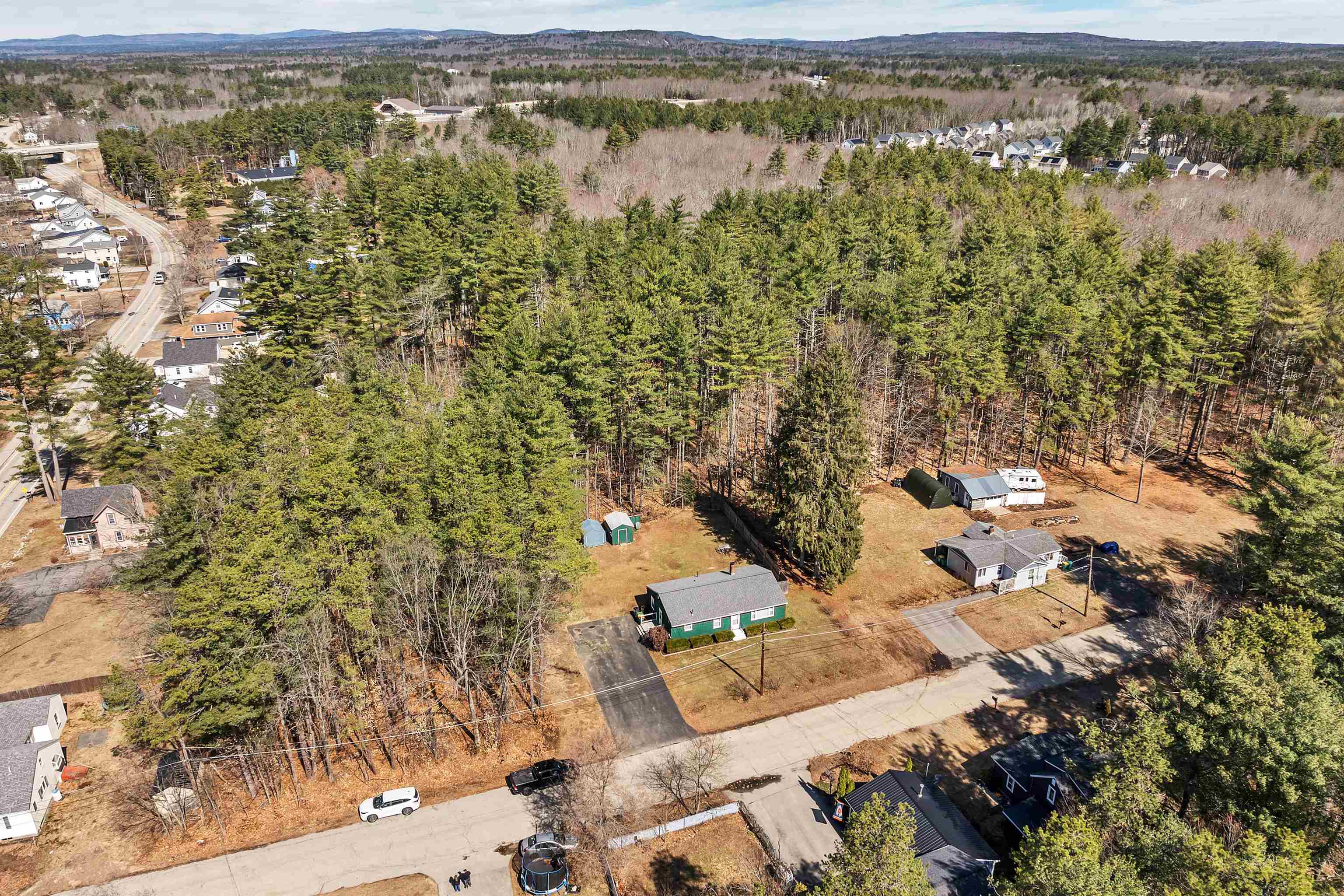 4 Jefferson Avenue Rochester, NH 03867 - Photo 14 of 46