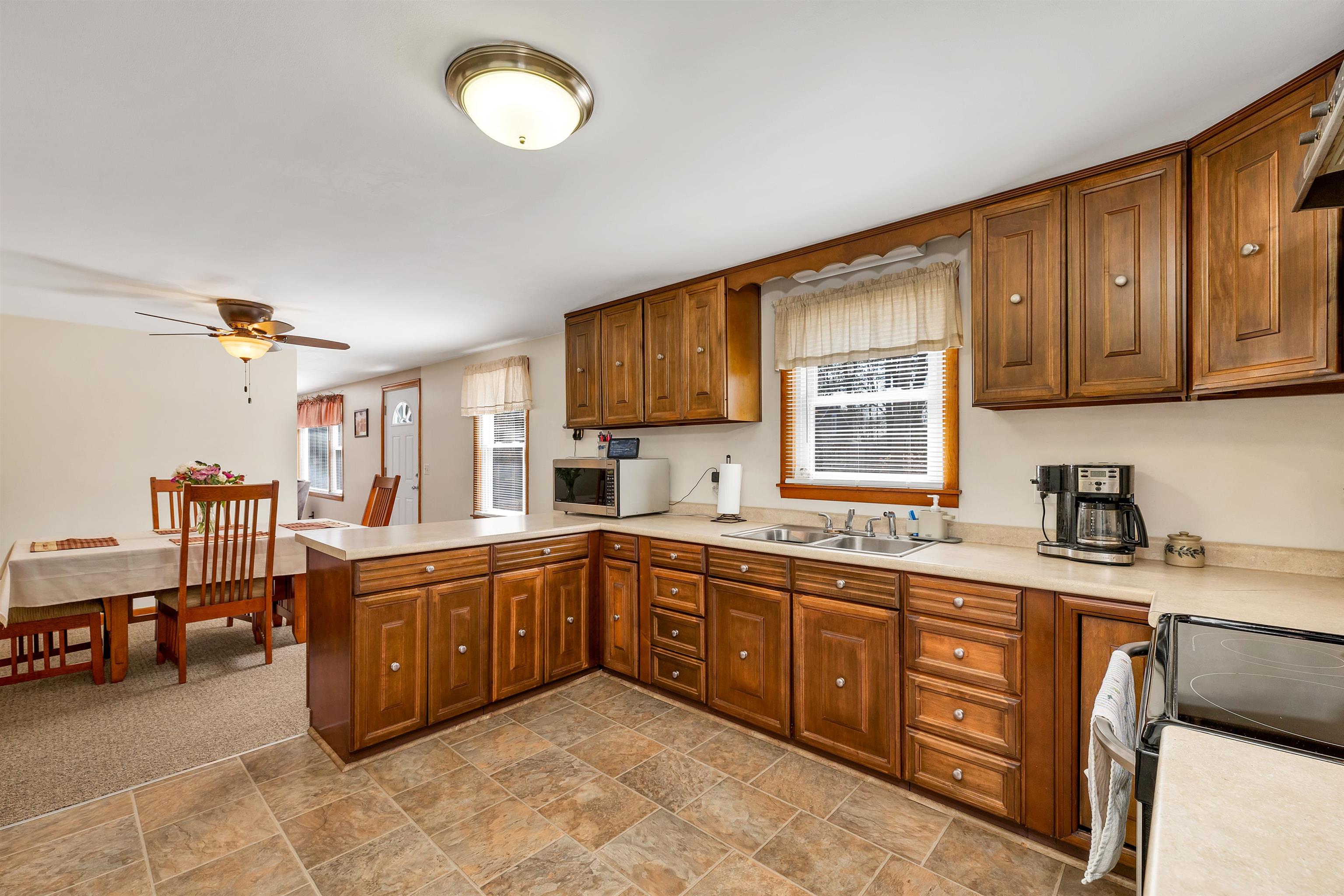 4 Jefferson Avenue Rochester, NH 03867 - Photo 23 of 46