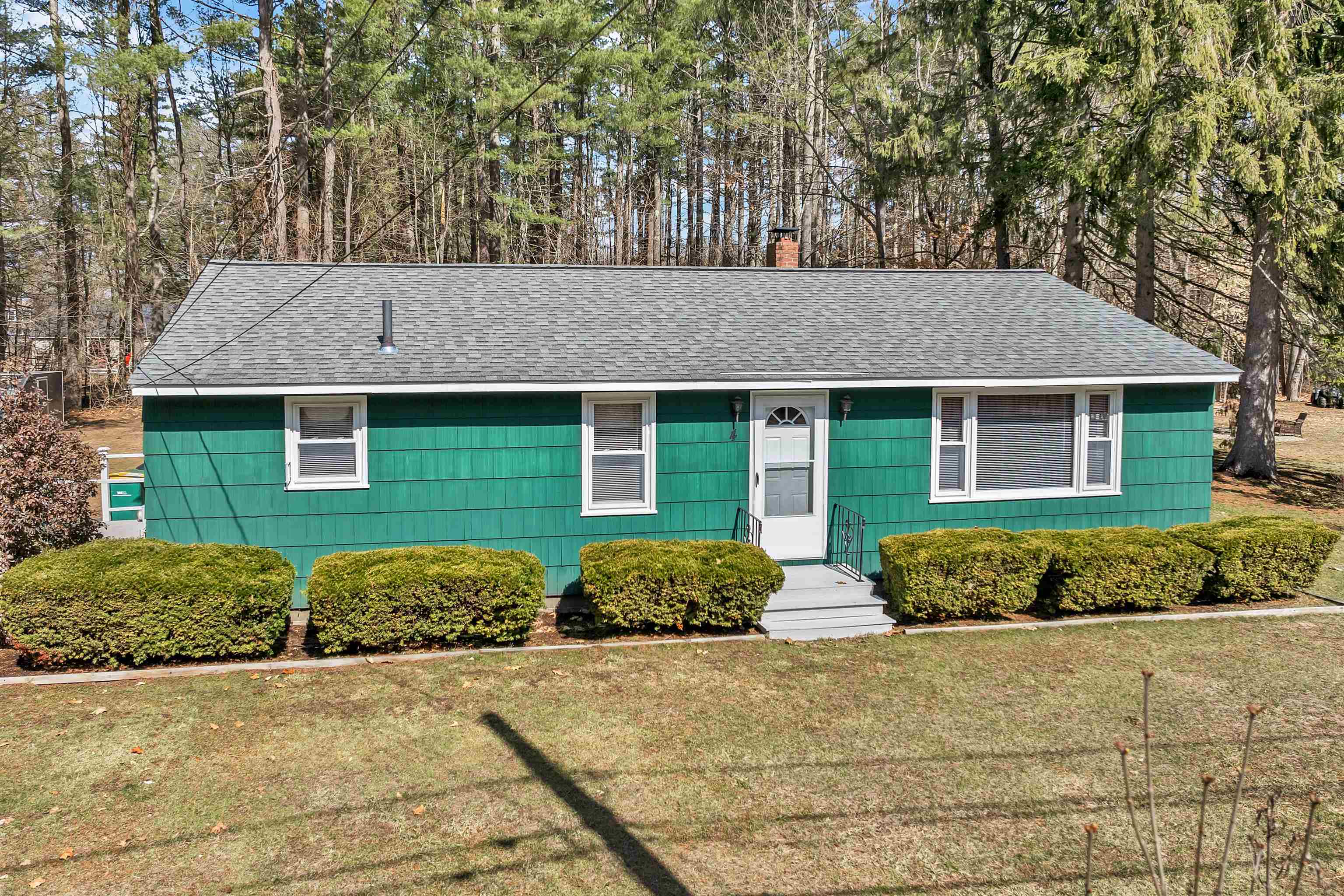 4 Jefferson Avenue Rochester, NH 03867 - Photo 3 of 46