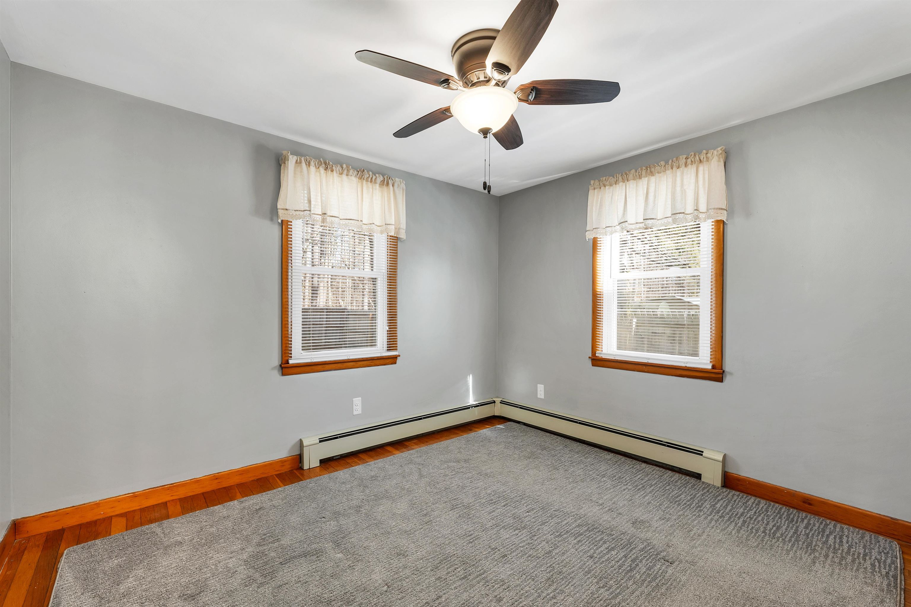 4 Jefferson Avenue Rochester, NH 03867 - Photo 31 of 46