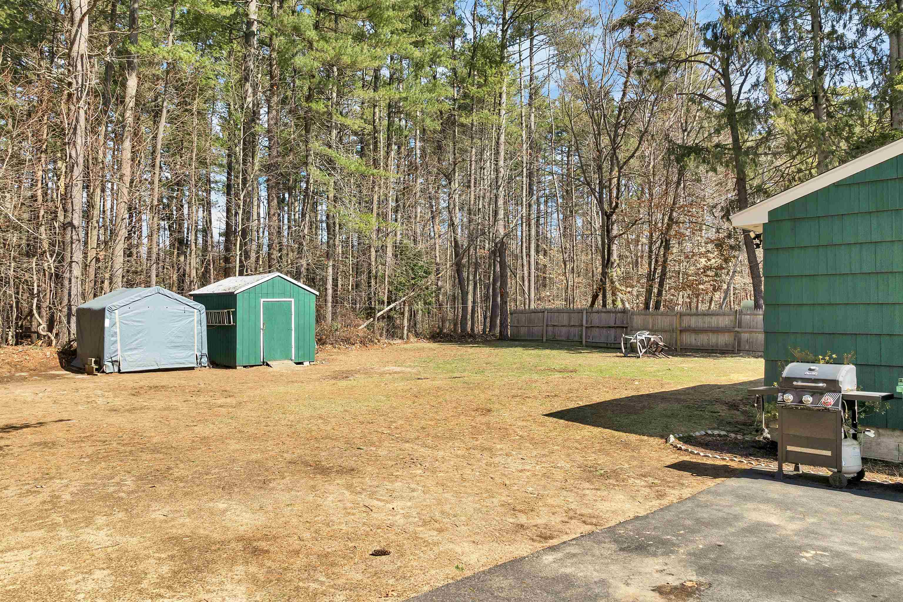 4 Jefferson Avenue Rochester, NH 03867 - Photo 7 of 46