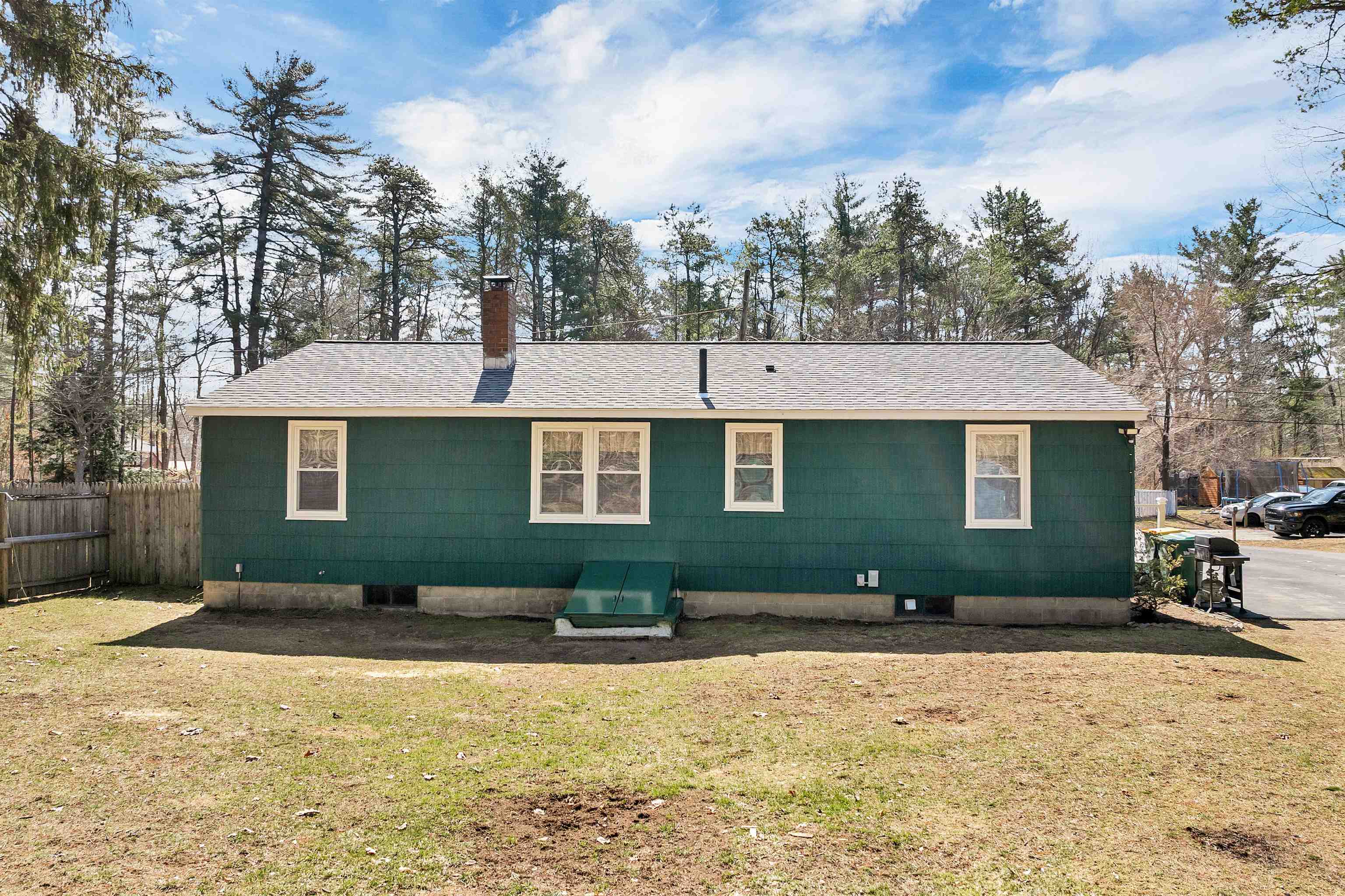 4 Jefferson Avenue Rochester, NH 03867 - Photo 10 of 46