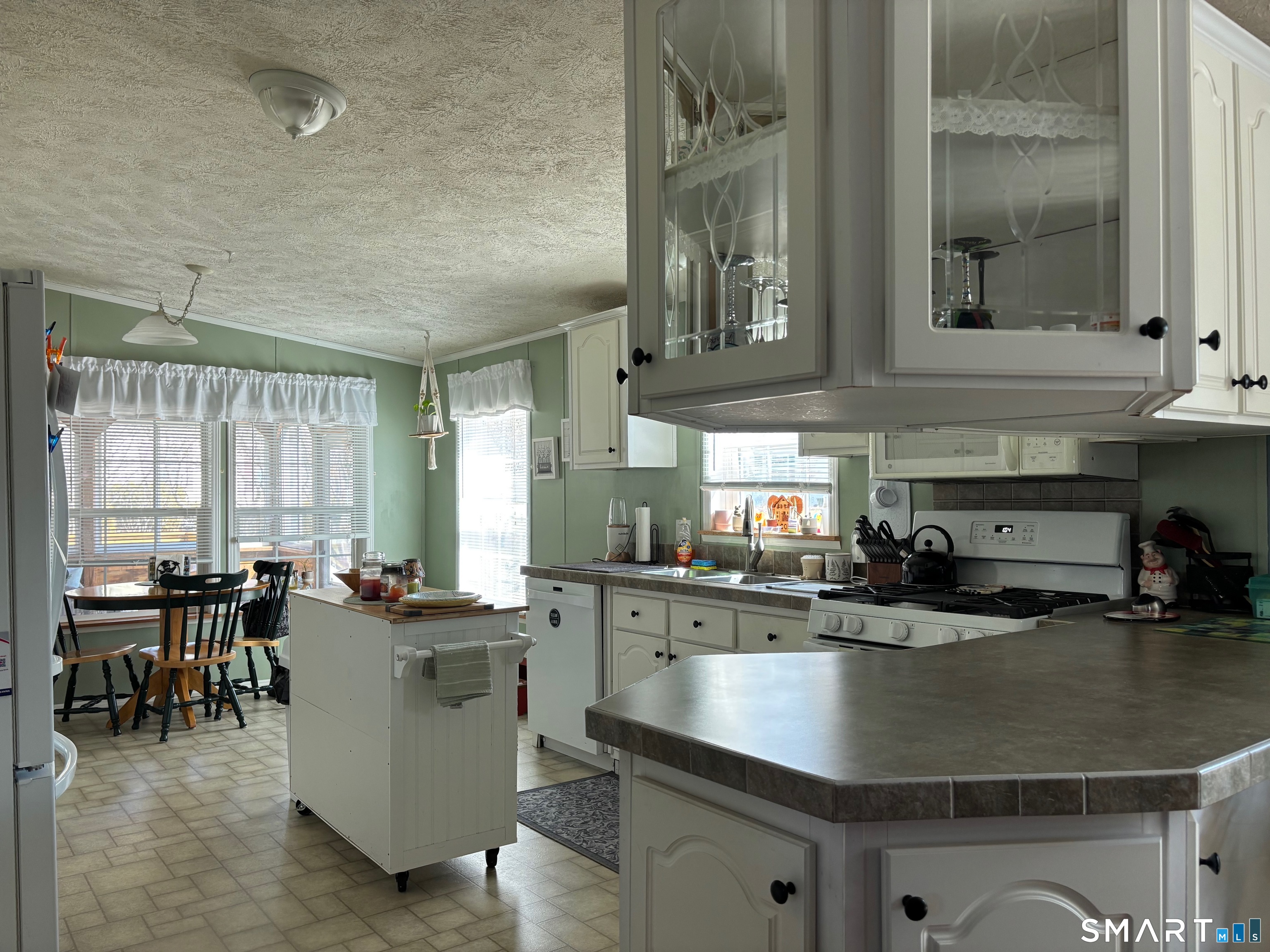 25 Kitty Lane Windham, CT 06256 - Photo 5 of 19 Bright kitchen with breakfast nook