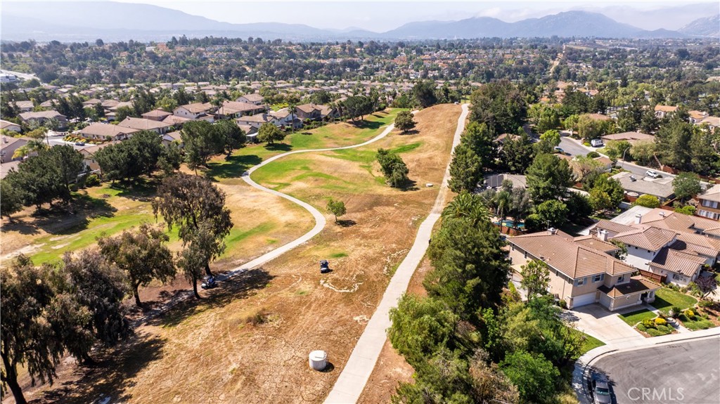 31465 Inverness Court Temecula, CA 92591 - Photo 68 of 71 an aerial view of residential houses with outdoor space