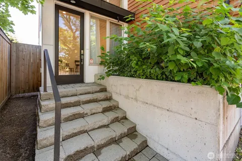 $749,999 | 551 28th Avenue, Seattle, WA 98122