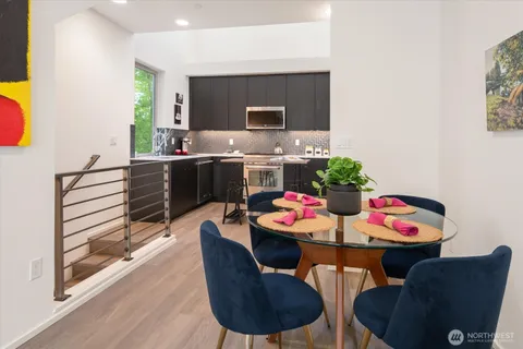 $749,999 | 551 28th Avenue, Seattle, WA 98122