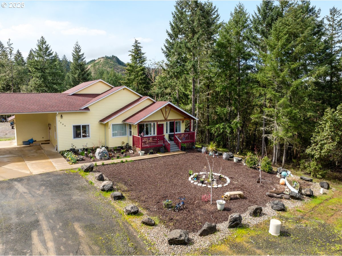 1260 Ireland Road Winston, OR 97496 - Photo 1 of 41