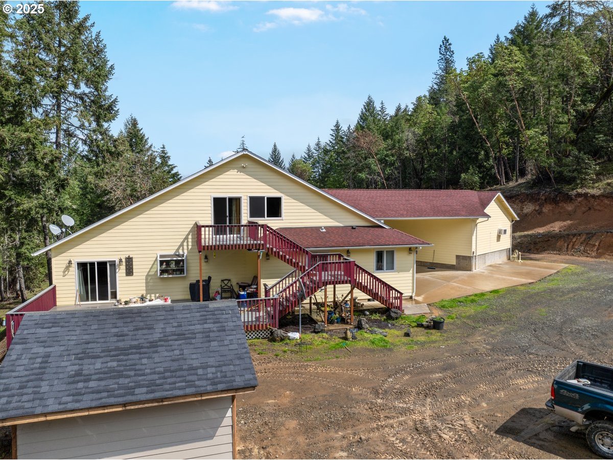 1260 Ireland Road Winston, OR 97496 - Photo 3 of 41