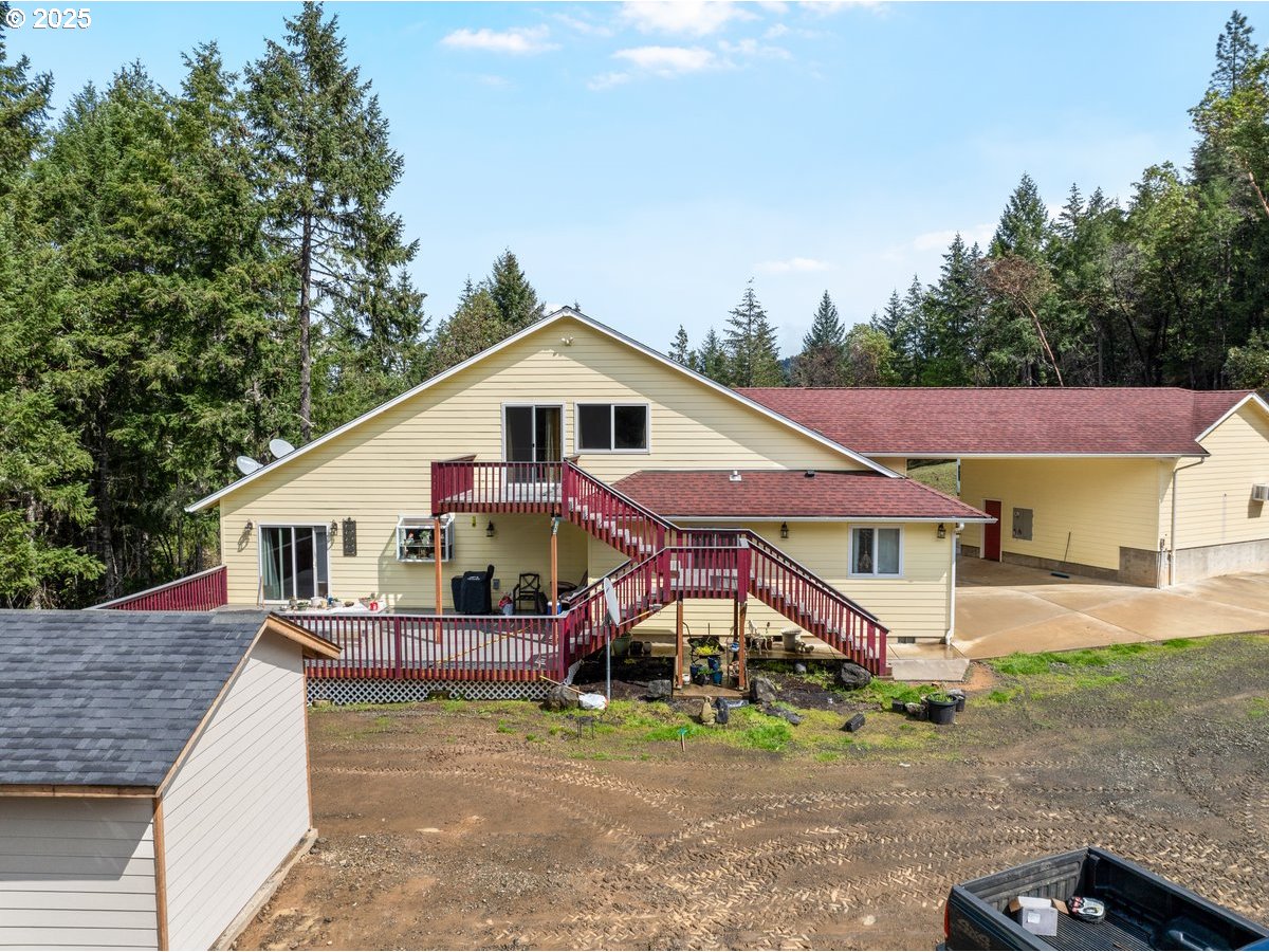 1260 Ireland Road Winston, OR 97496 - Photo 4 of 41