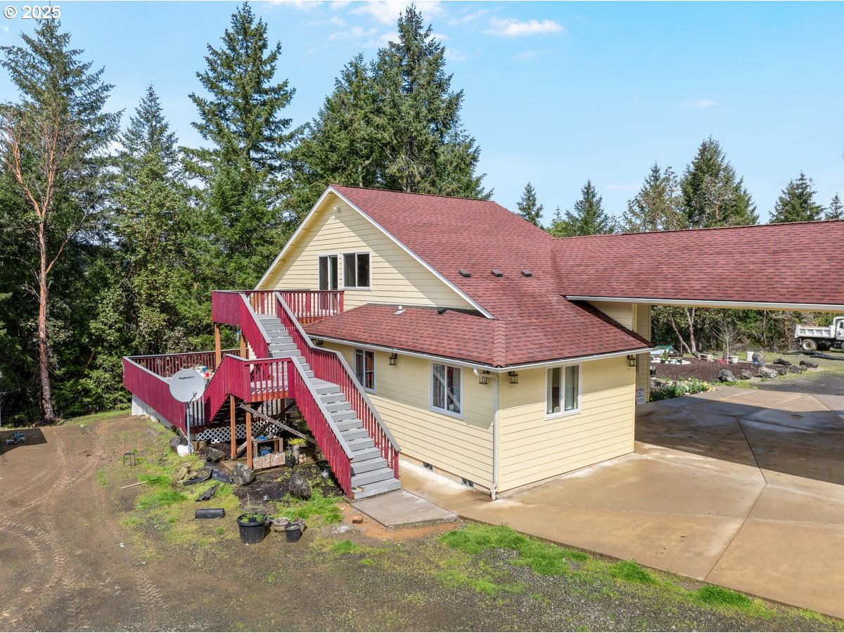 1260 Ireland Road Winston, OR 97496 - Photo 5 of 41