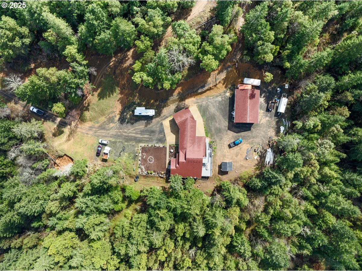 1260 Ireland Road Winston, OR 97496 - Photo 7 of 41