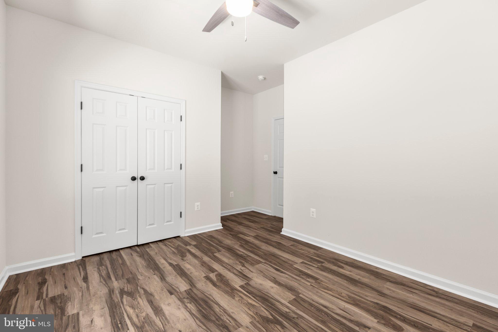 4331 French Acors Road Spotsylvania, VA 22551 - Photo 14 of 42 Spacious room with modern finishes.