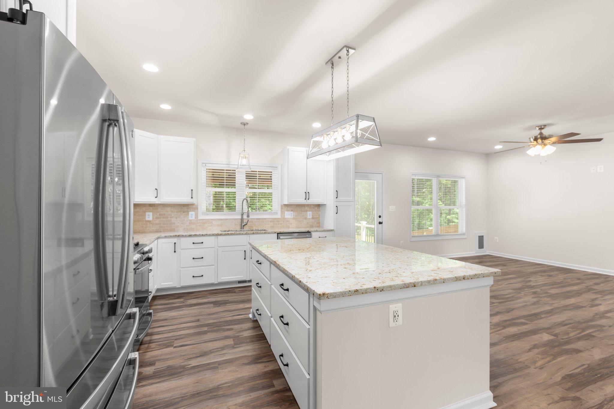 4331 French Acors Road Spotsylvania, VA 22551 - Photo 20 of 42 Modern kitchen with elegant finishes.