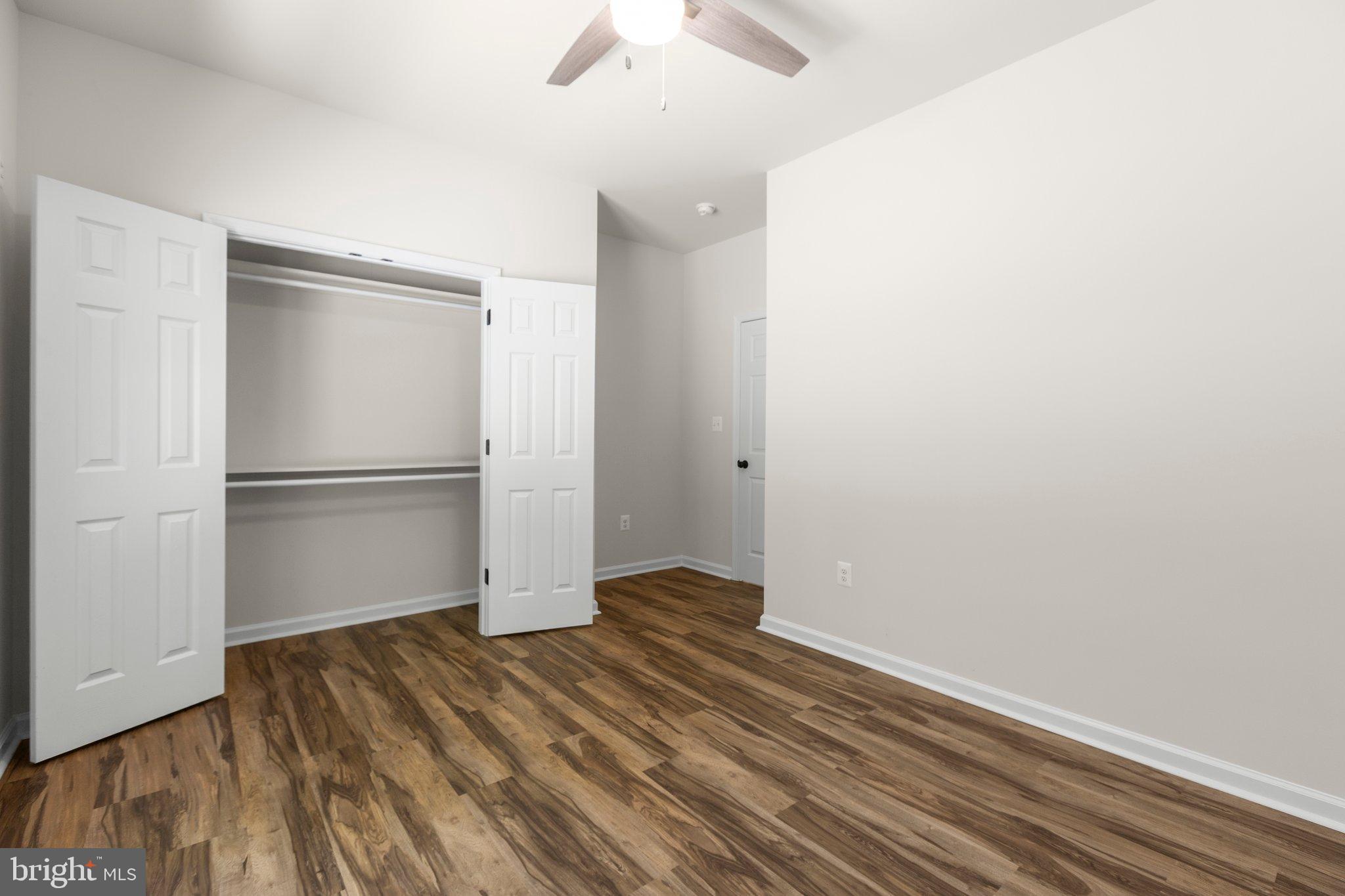 4331 French Acors Road Spotsylvania, VA 22551 - Photo 22 of 42 Spacious room with modern finishes.