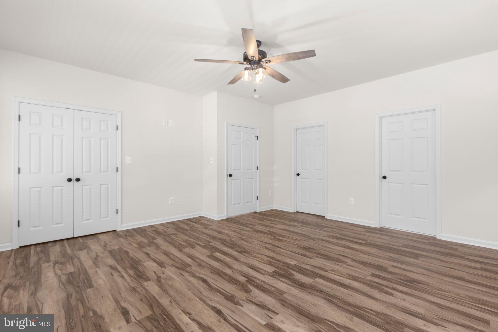 4331 French Acors Road Spotsylvania, VA 22551 - Photo 28 of 42 Spacious room with modern finishes.