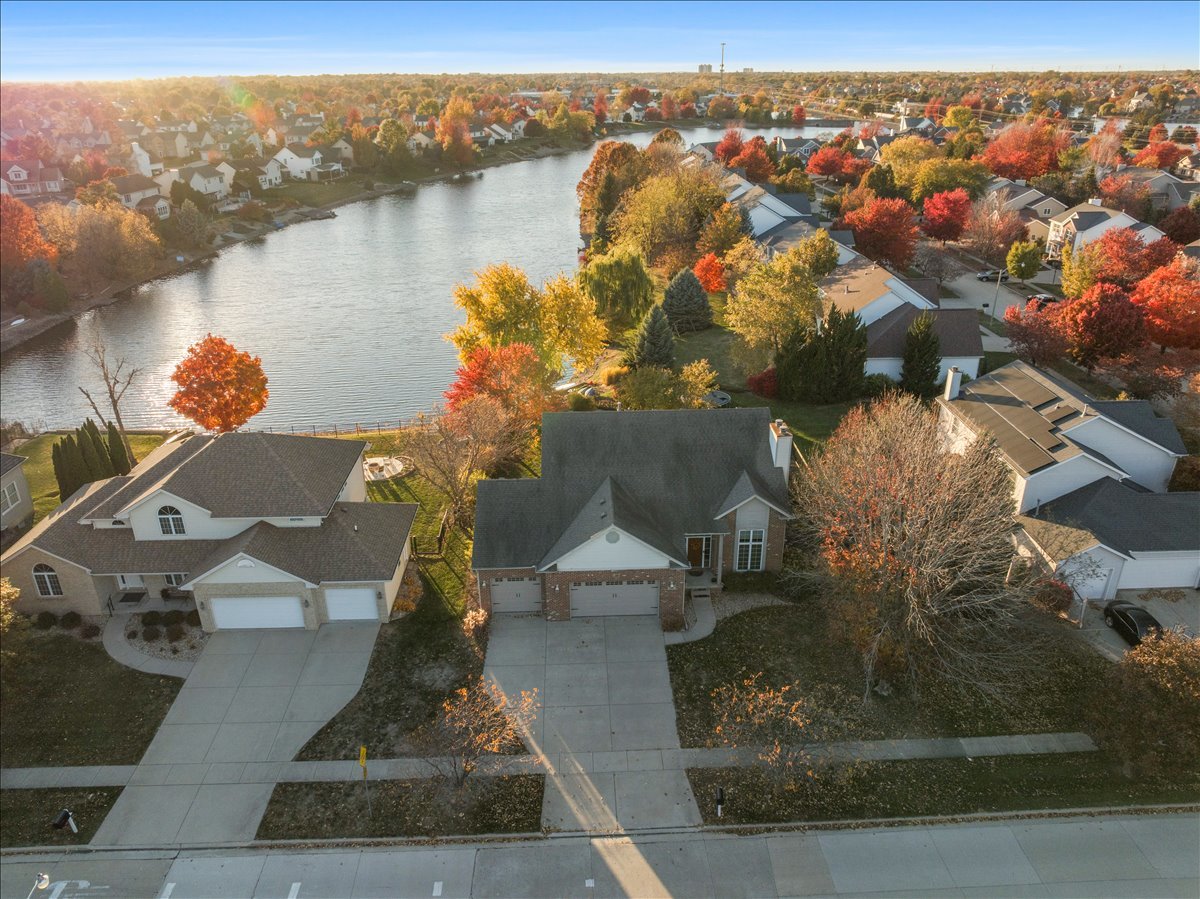 1410 Broad Creek Road Bloomington, IL 61704 - Photo 2 of 43