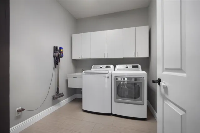 $475,000 | 1410 Broad Creek Road, Bloomington, IL 61704