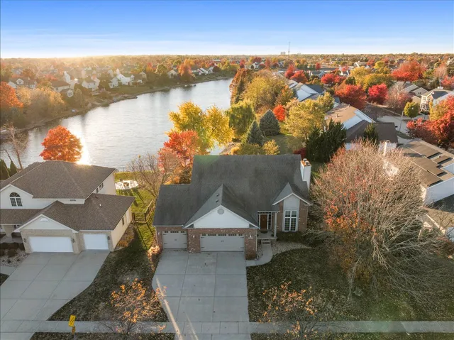 $475,000 | 1410 Broad Creek Road, Bloomington, IL 61704