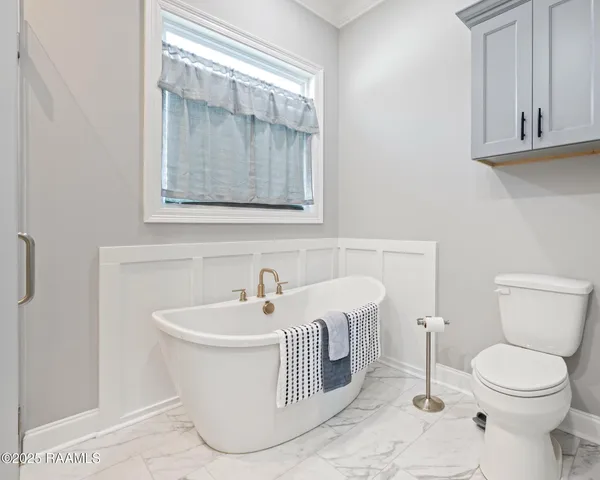 $349,500 | 203 Olivewood Drive, Lafayette, LA 70508