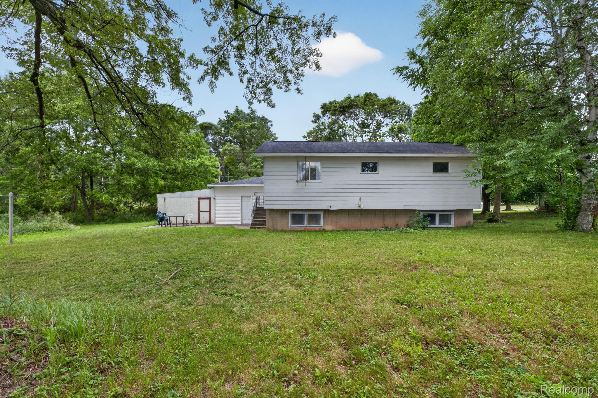 9288 Hilda Lane Flushing, MI 48433 - Photo 42 of 50 Back house