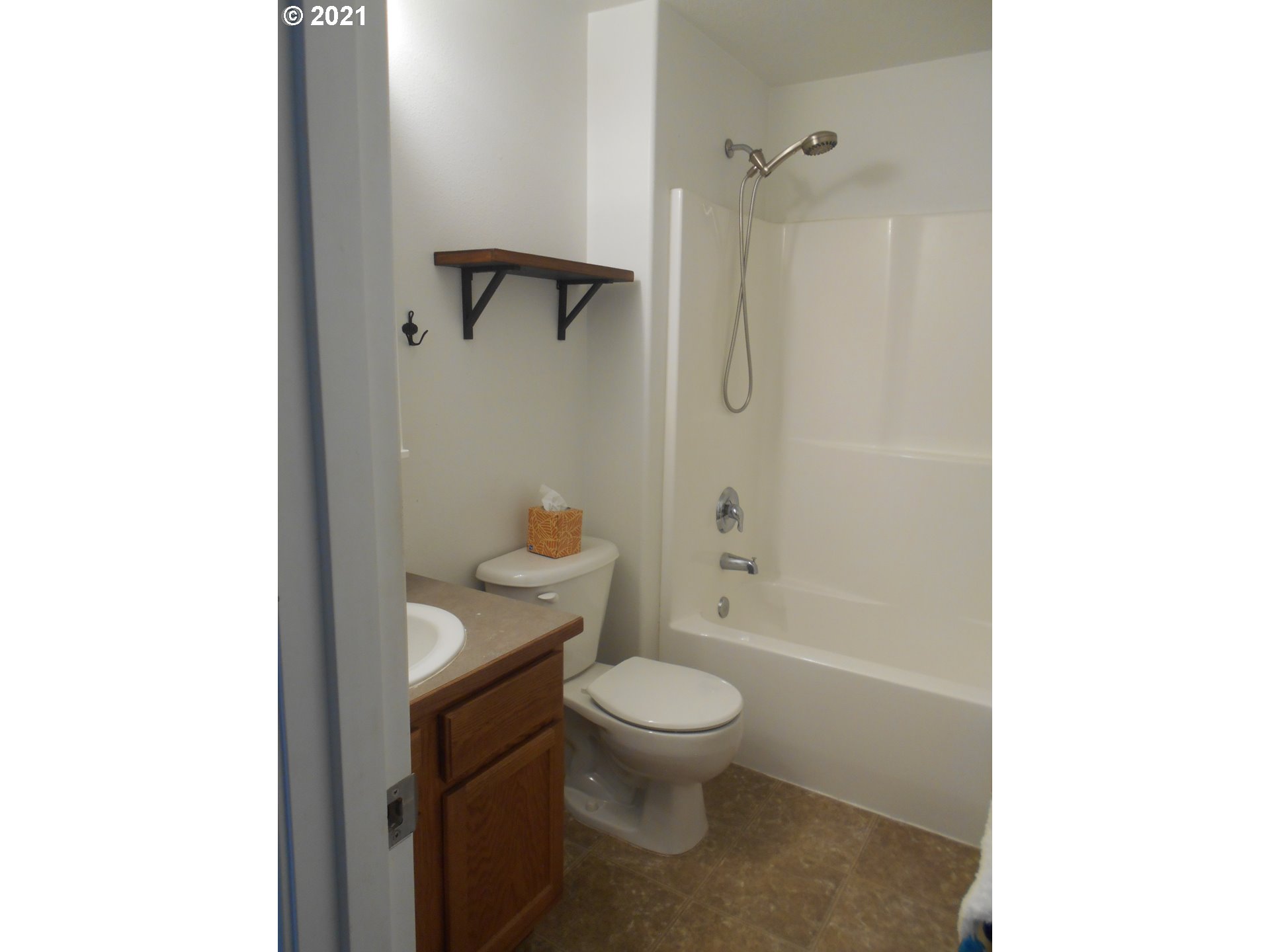 1587 South 57th Place Springfield, OR 97478 - Photo 12 of 19 Gallery Image 12