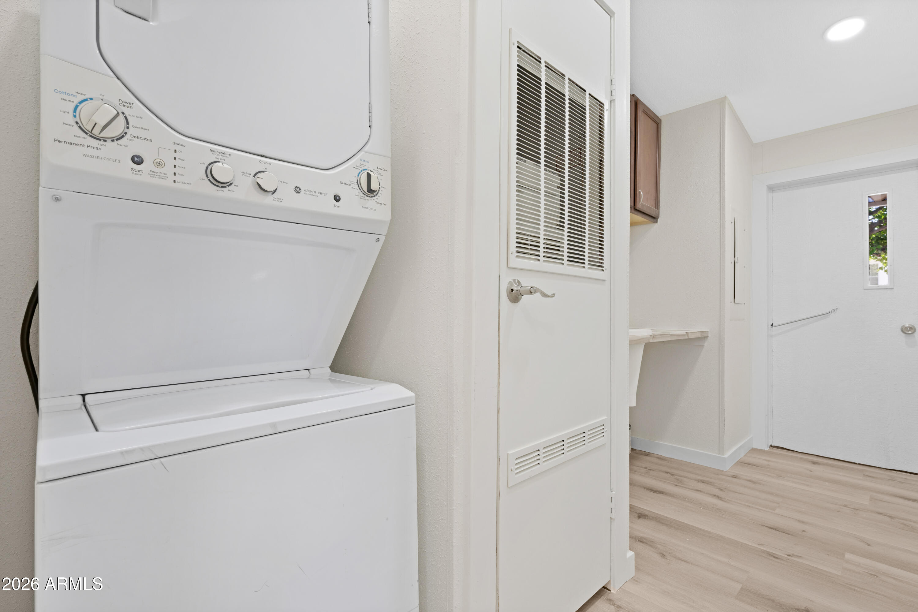 437 East Germann Road, Unit 158 San Tan Valley, AZ 85140 - Photo 30 of 40 Laundry