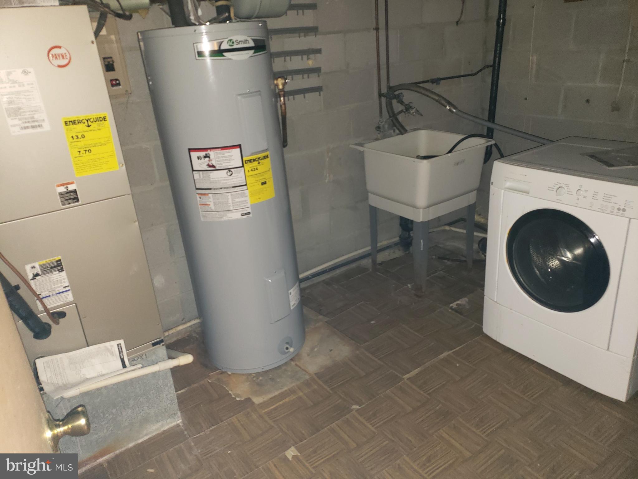 4 Mainview Court Randallstown, MD 21133 - Photo 24 of 25 a utility room with dryer and washer