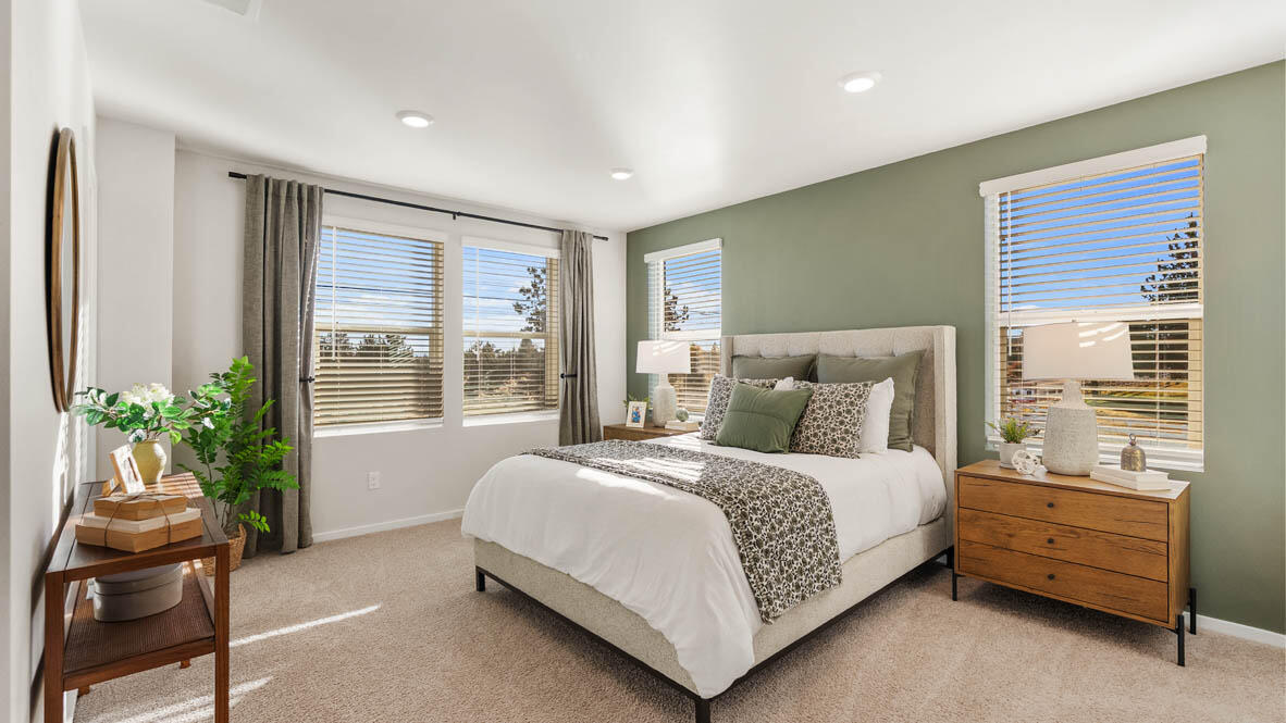 62747 Eagle Road Bend, OR 97701 - Photo 13 of 26 013 primary bedroom