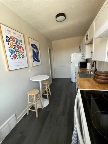 $1,400 | 74 Richmond Street, Unit 3, Rochester, NY 14607