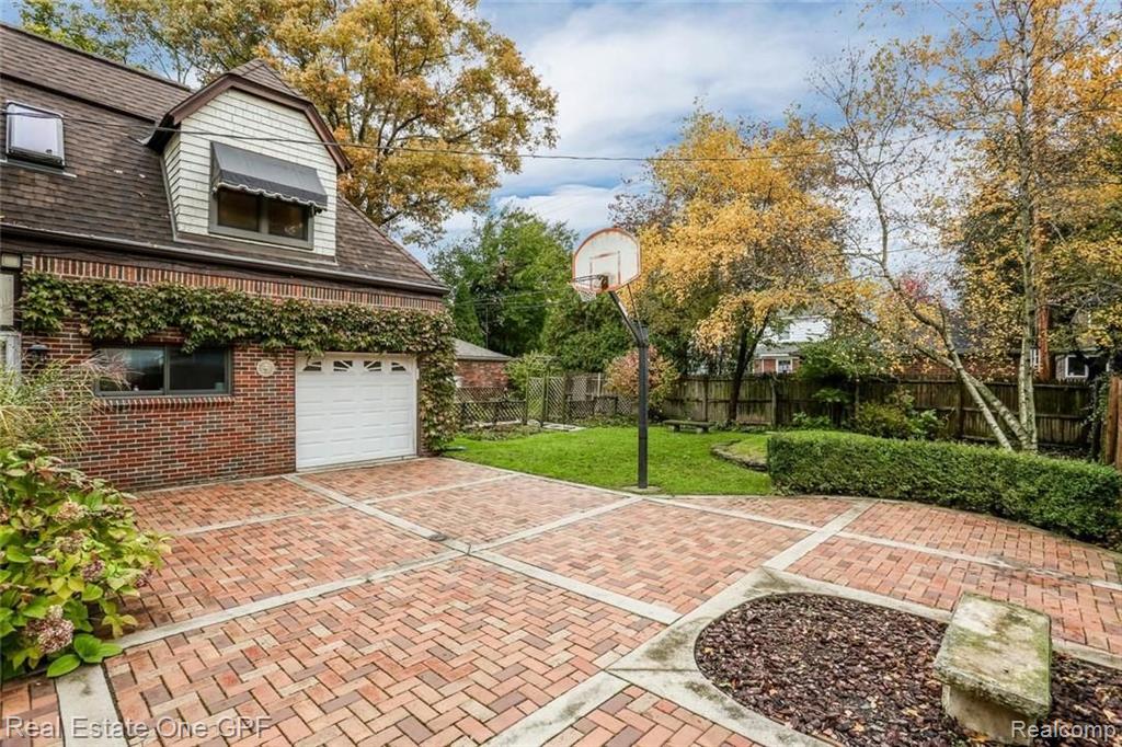 810 Barrington Road Grosse Pointe Park, MI 48230 - Photo 30 of 37
