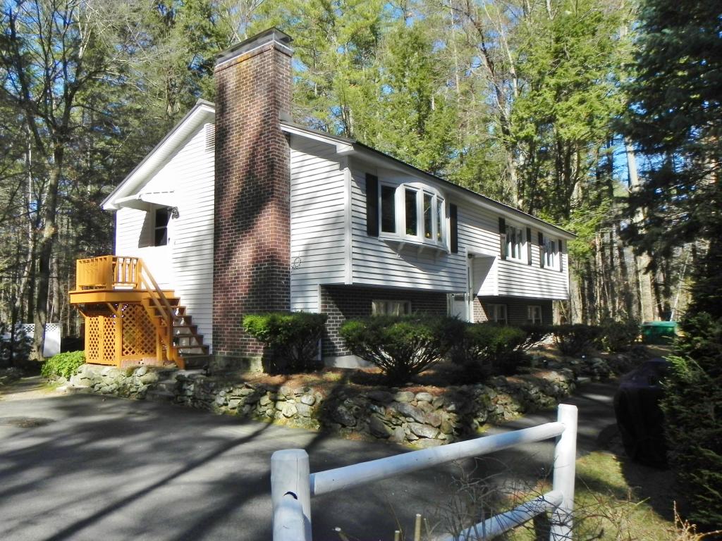 251 High Range Road Londonderry, NH 03053 - Photo 3 of 31