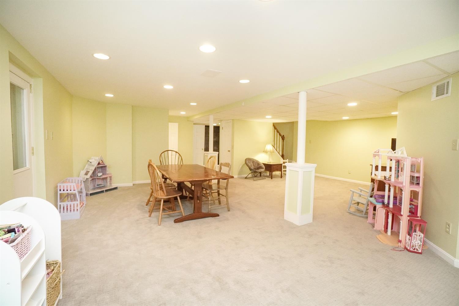 123 Bonham Road Wyoming, OH 45215 - Photo 33 of 41 Gallery Image 33