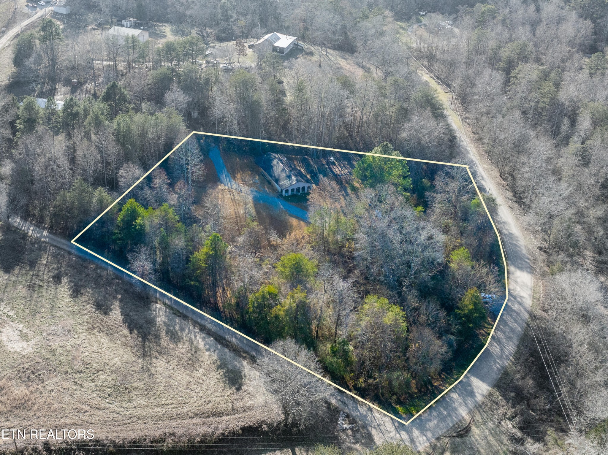 254 Howards Chapel Road Vonore, TN 37885 - Photo 3 of 22 Gallery Image 3