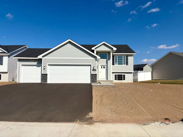 $369,900 | 1316 Wds Road Northeast, Isanti, MN 55040