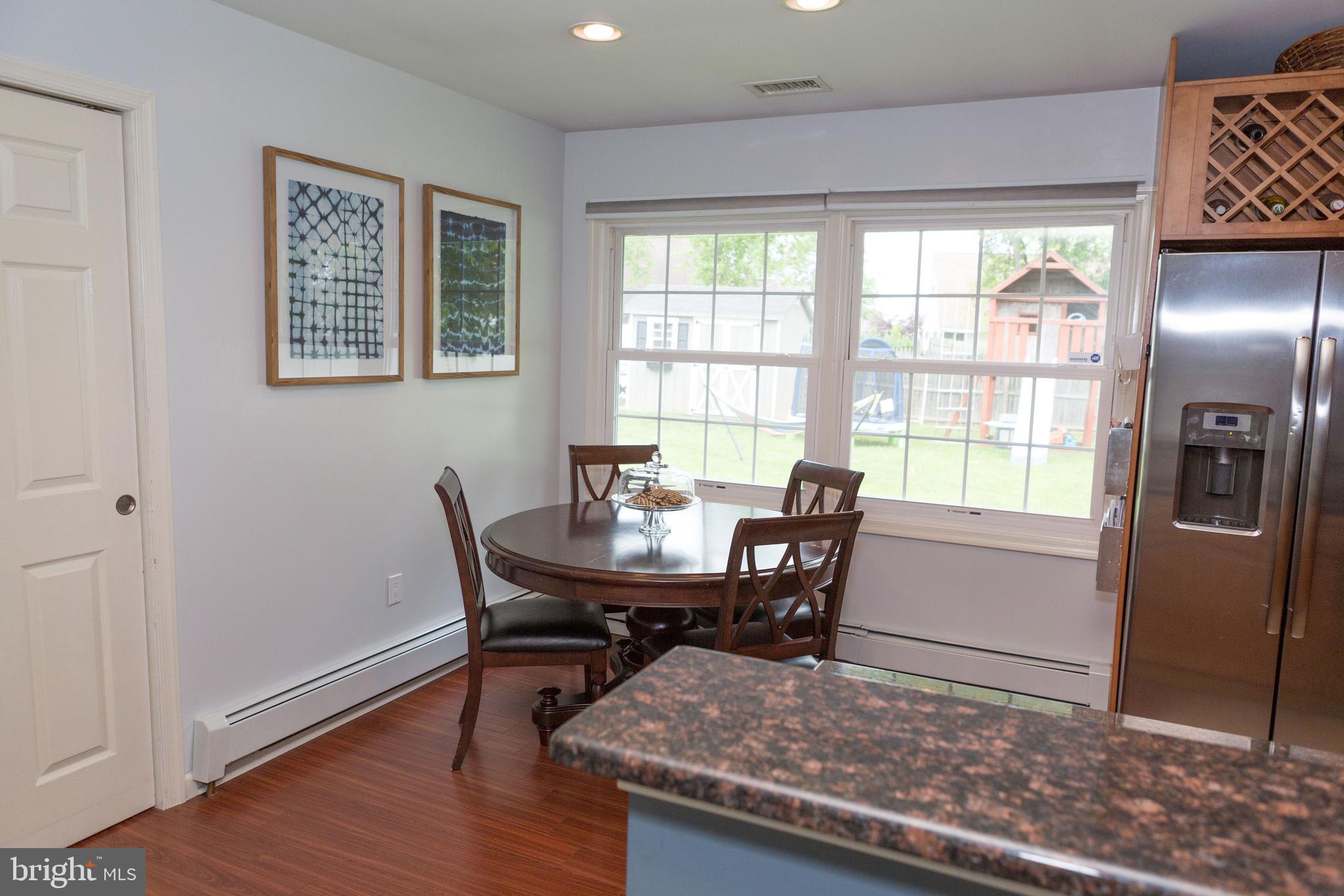 34 Crystal Road Levittown, PA 19057 - Photo 5 of 21 Eat-In Kitchen
