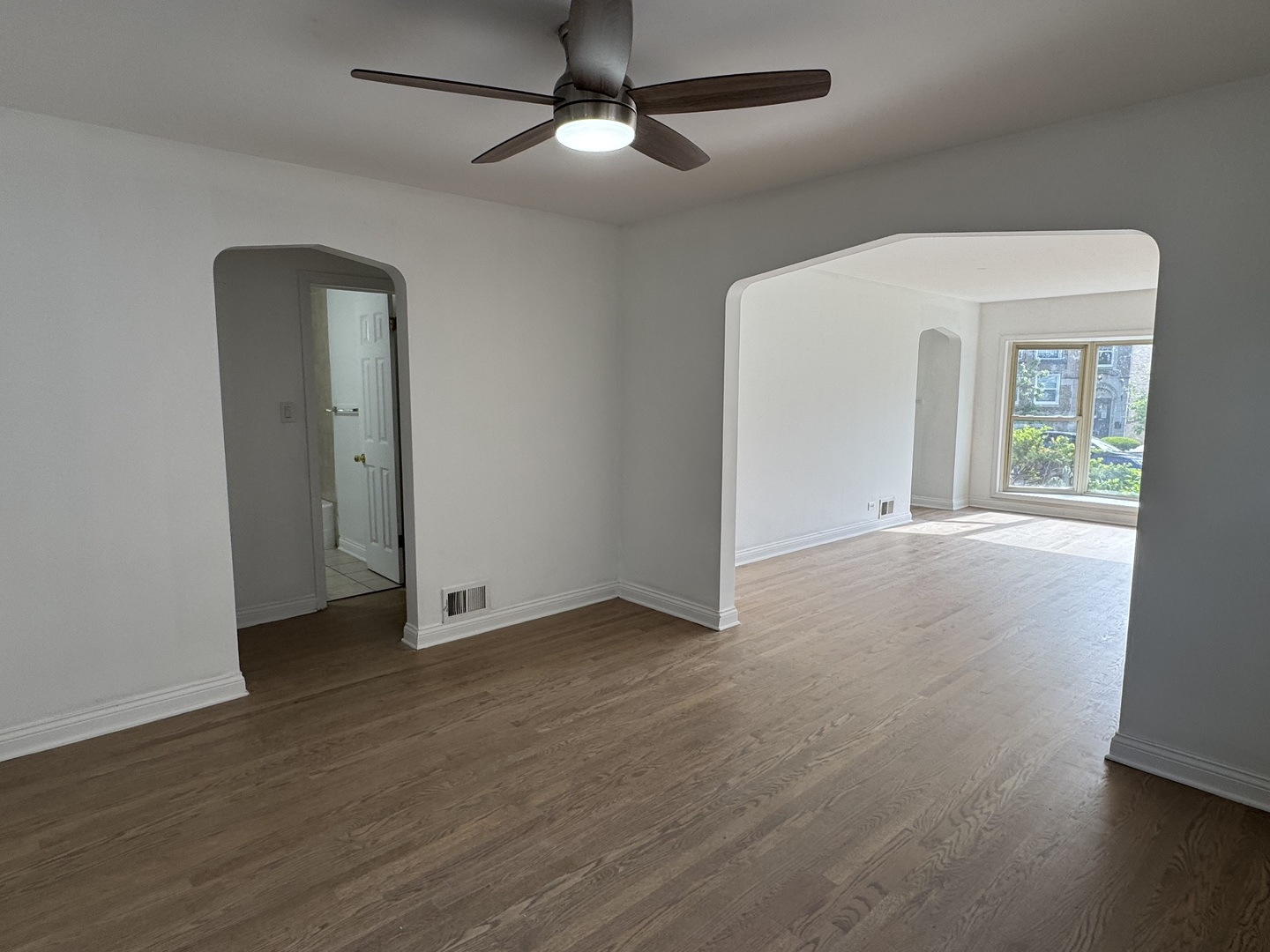 6328 North Troy Street Chicago, IL 60659 - Photo 4 of 28