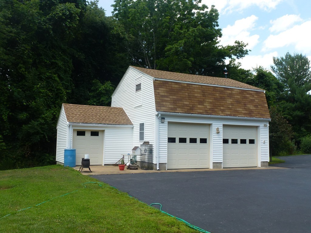 168 Braley Road Freetown, MA 02717 - Photo 6 of 22 Gallery Image 6