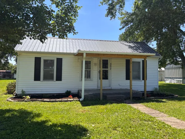 $58,500 | 307 Casey Street, Woodlawn, IL 62898