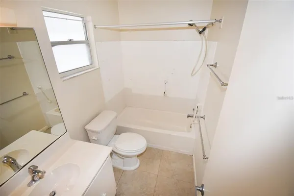 $1,895 | 3961 Ashwood Lane, Unit 44, Sarasota, FL 34232