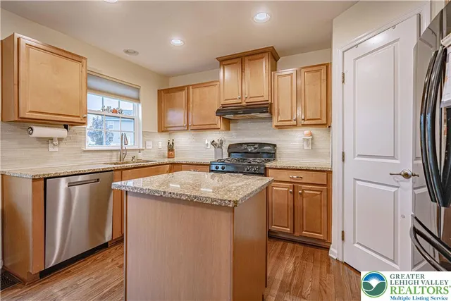 $475,000 | 1856 Alamingo Drive, Quakertown, PA 18951