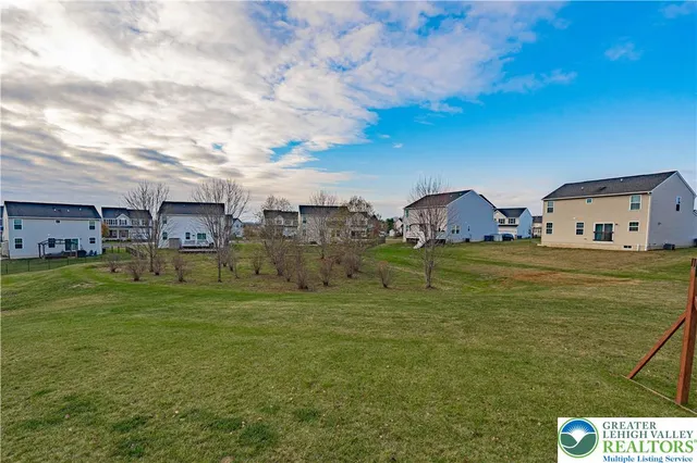 $475,000 | 1856 Alamingo Drive, Quakertown, PA 18951