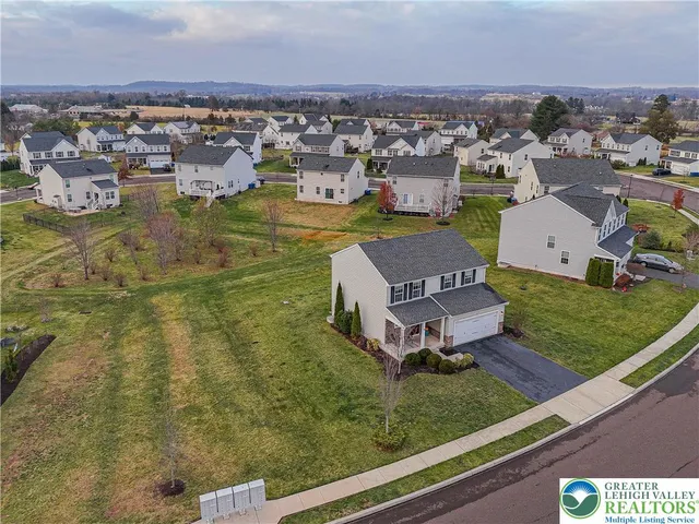 $475,000 | 1856 Alamingo Drive, Quakertown, PA 18951