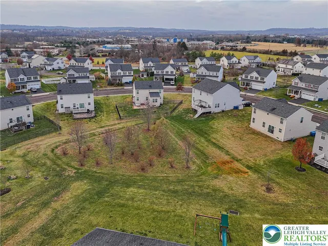 $475,000 | 1856 Alamingo Drive, Quakertown, PA 18951