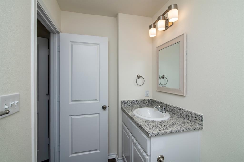 201 South May Street, Unit 2 Whitewright, TX 75491 - Photo 14 of 21