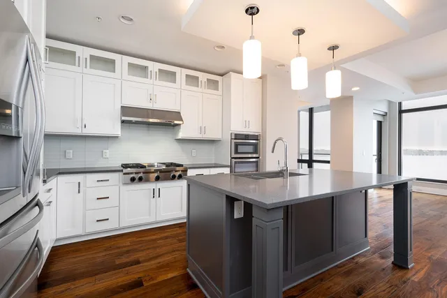 $6,400 | 2622 West Lake Street, Unit 601, Minneapolis, MN 55416