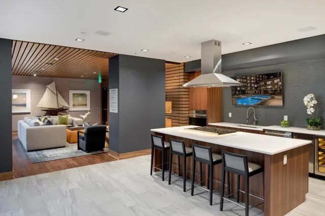 $6,400 | 2622 West Lake Street, Unit 601, Minneapolis, MN 55416