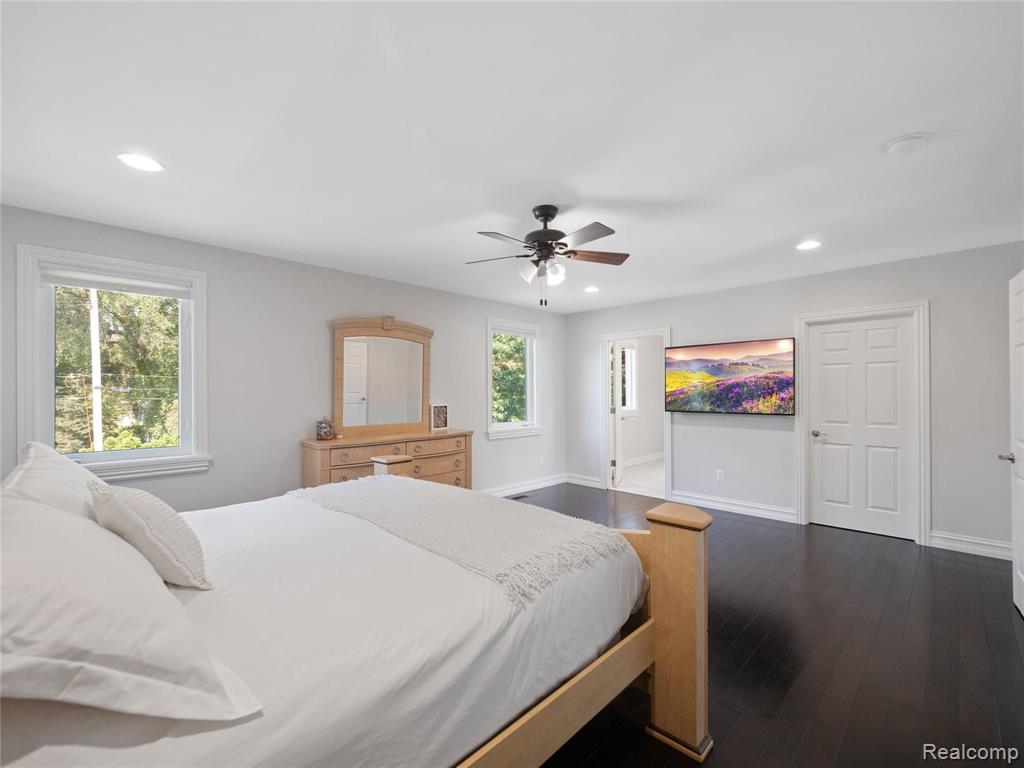 2446 Eastern Avenue Rochester Hills, MI 48307 - Photo 26 of 48